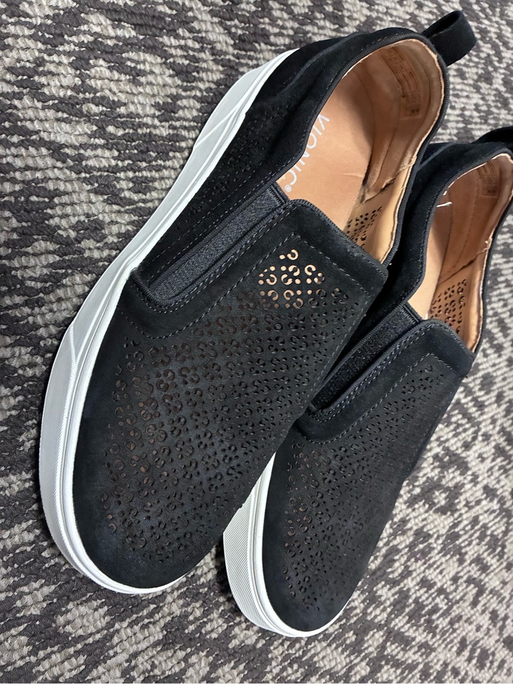 Vionic Slip-On  Sneaker